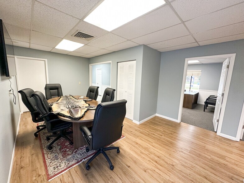 More Photos Of 101 Overlook Dr, Winter Haven Storefront Retail Residential For Sale