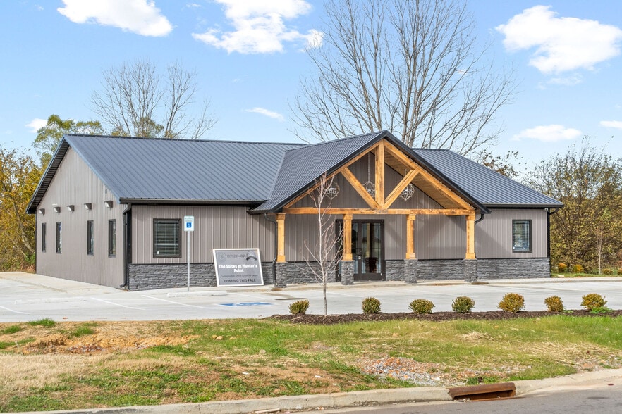 More Photos Of 3400 Sandpiper, Clarksville Office For Lease