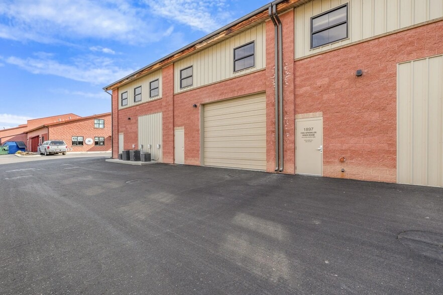 More Photos Of 1895 N Wildwood St, Boise Office For Lease