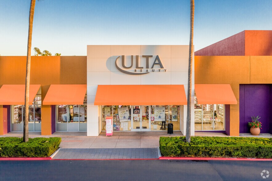 More Photos Of 2915-3011 El Camino Real, Tustin Unknown For Lease