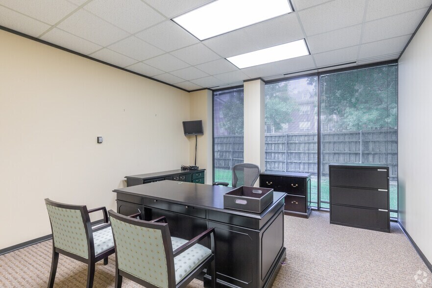 More Photos Of 1811 Bering Dr, Houston Office For Lease
