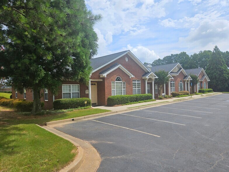 More Photos Of 1815 Lockeway Dr, Alpharetta Office For Sale