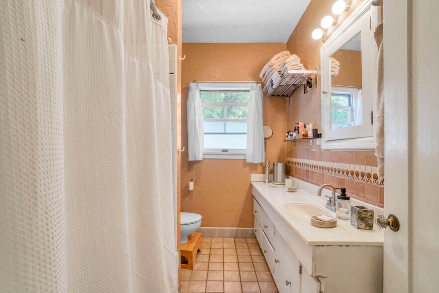 More Photos Of 2420 N Beachwood Dr, Los Angeles Multifamily For Sale