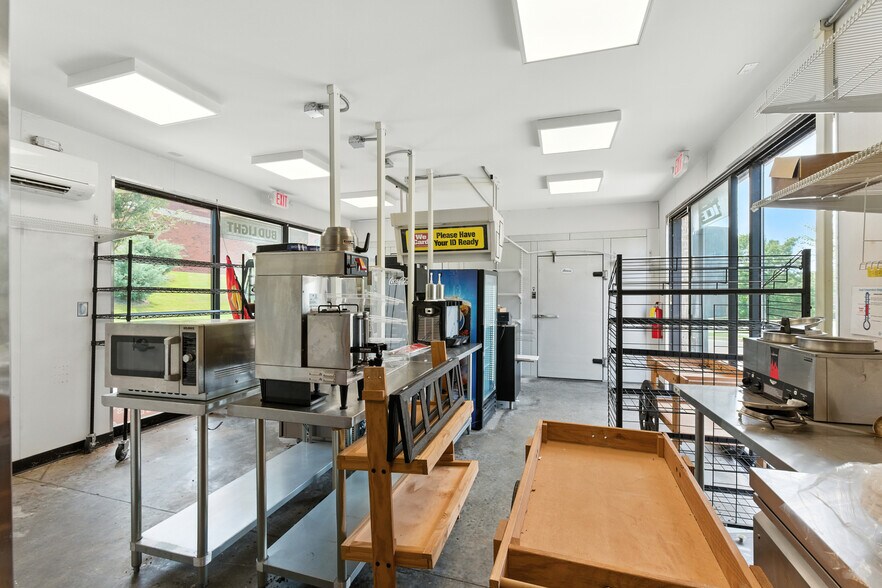 More Photos Of 4240 Hickory Flat Hwy, Canton Storefront For Sale