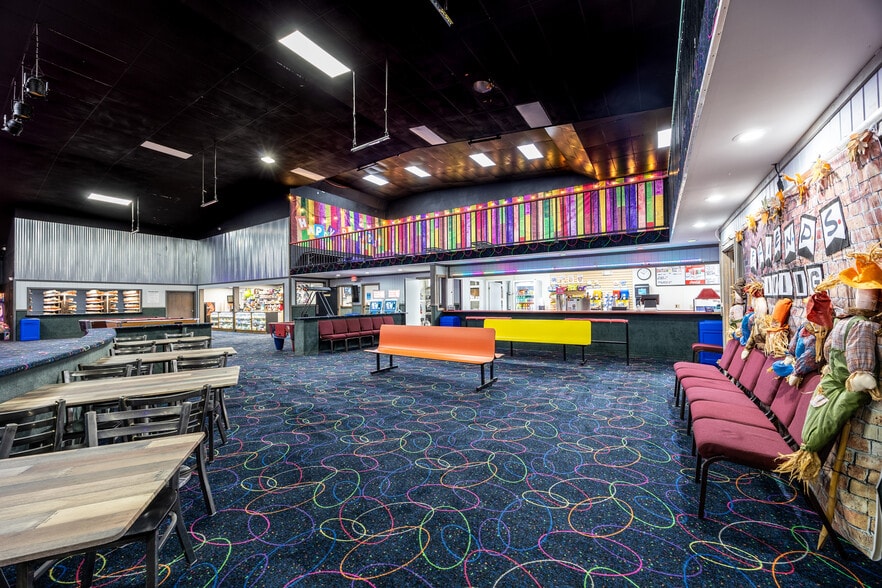 More Photos Of 357 NW Hall Of Fame Dr, Lake City Skating Rink For Sale