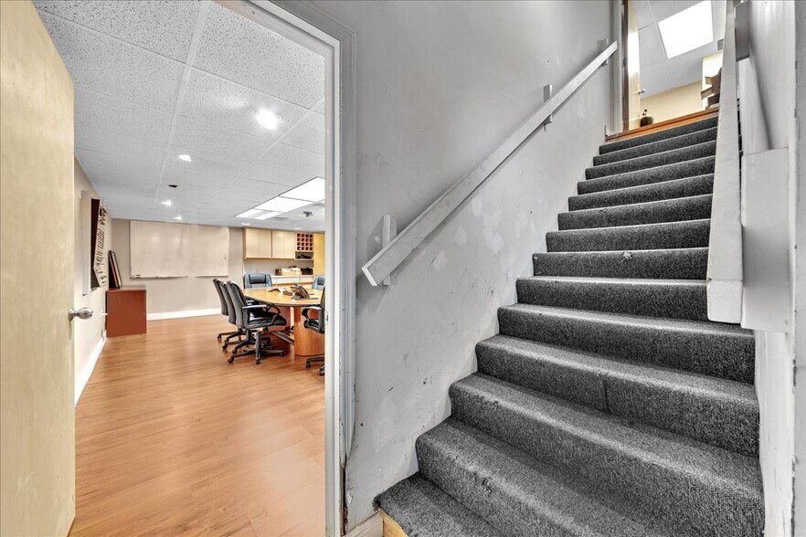 More Photos Of 6187 NW 167th St, Miami Lakes Office For Sale