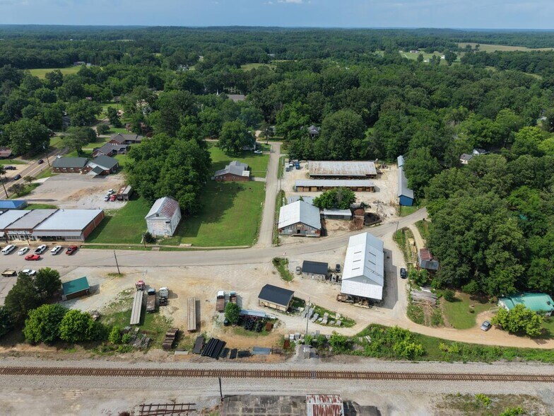 More Photos Of 114 Dogwood Ave, Middleton Auto Repair For Sale