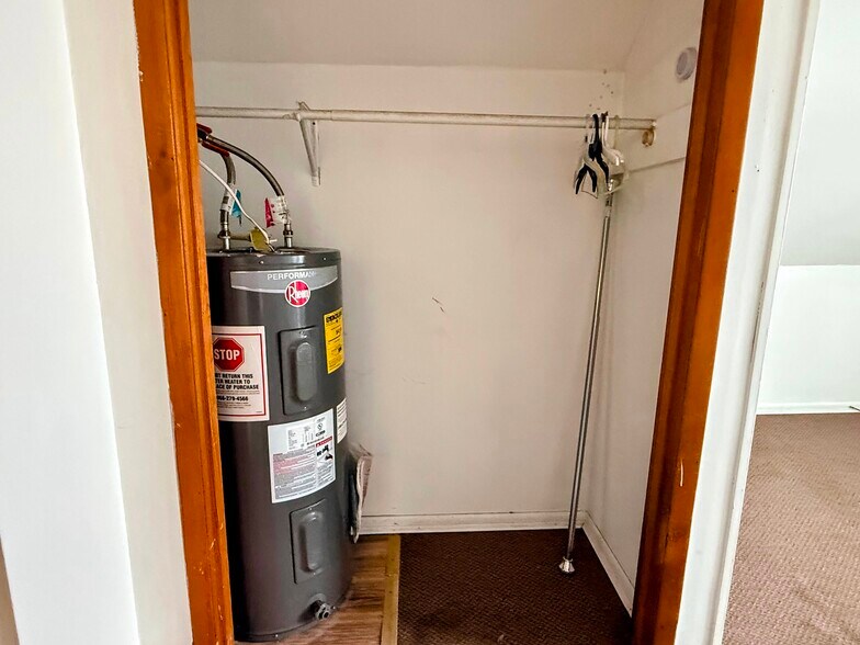 More Photos Of 6 Church St, Nassau Apartments For Sale