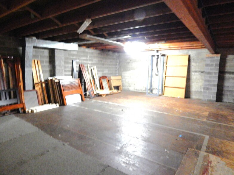 More Photos Of 635 SE Stephens St, Roseburg Freestanding For Lease