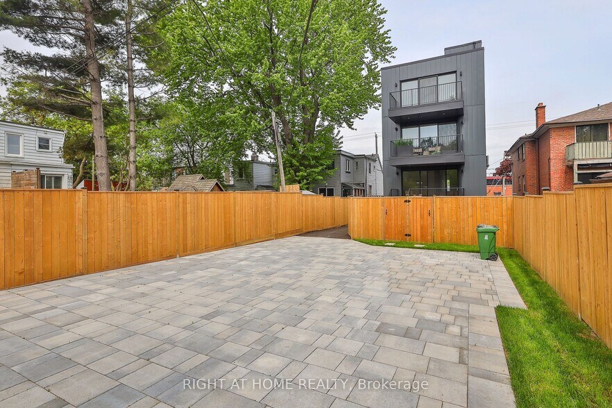 More Photos Of 2343 Gerrard St E, Toronto Apartments For Sale