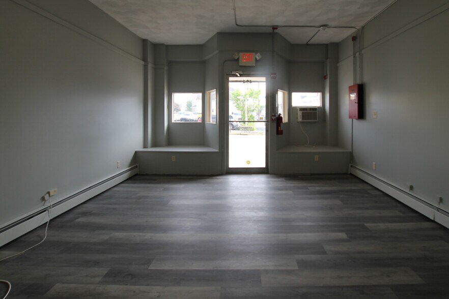 More Photos Of 492-494 Warren Ave, East Providence Storefront Retail Office For Sale