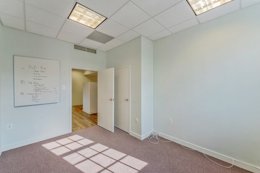 More Photos Of 728 S Washington St, Alexandria Office For Lease