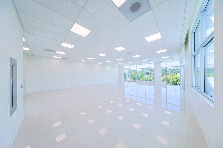 More Photos Of 11259 Washington Blvd, Culver City Office For Sale