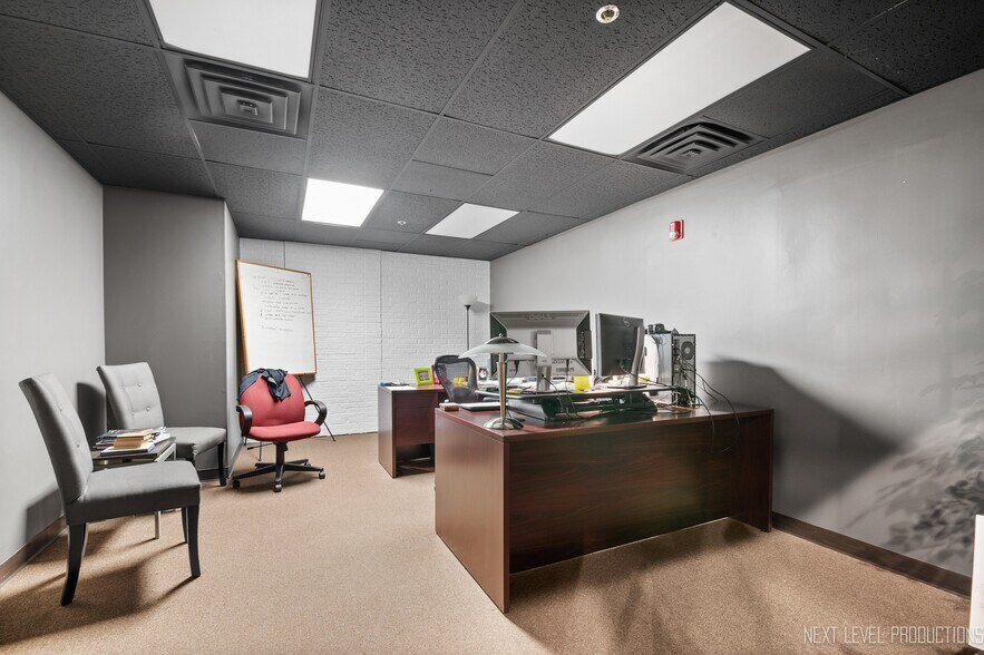 More Photos Of 850 W Bartlett Rd, Bartlett Medical For Sale