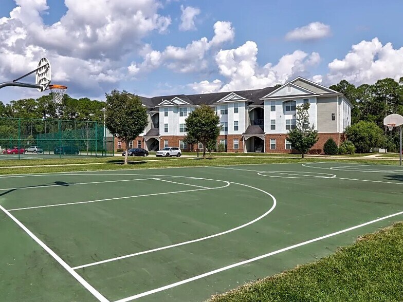 More Photos Of 1300 Independence Place Dr, Hinesville Apartments For Sale