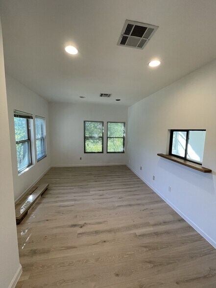 More Photos Of 4005 Spicewood Springs Rd, Austin Office For Sale