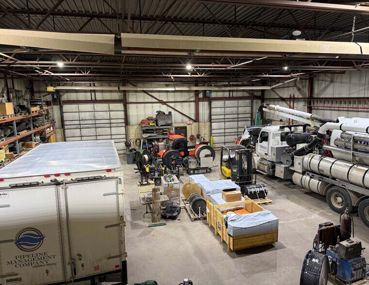 More Photos Of 2673 E Maple Rd, Milford Warehouse For Lease