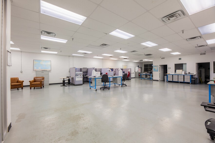 More Photos Of 9244 Markville Dr, Dallas Industrial For Lease