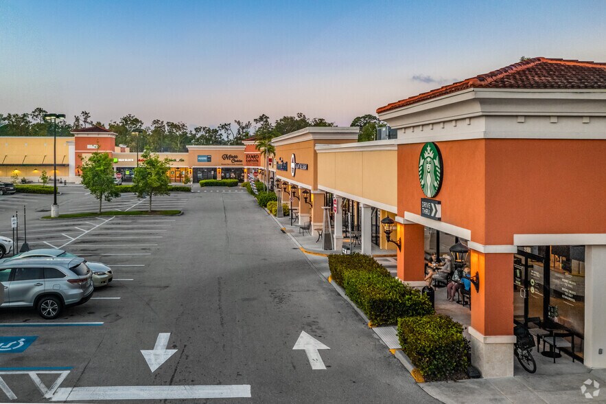 More Photos Of 4810-4890 Davis Blvd, Naples General Retail For Lease