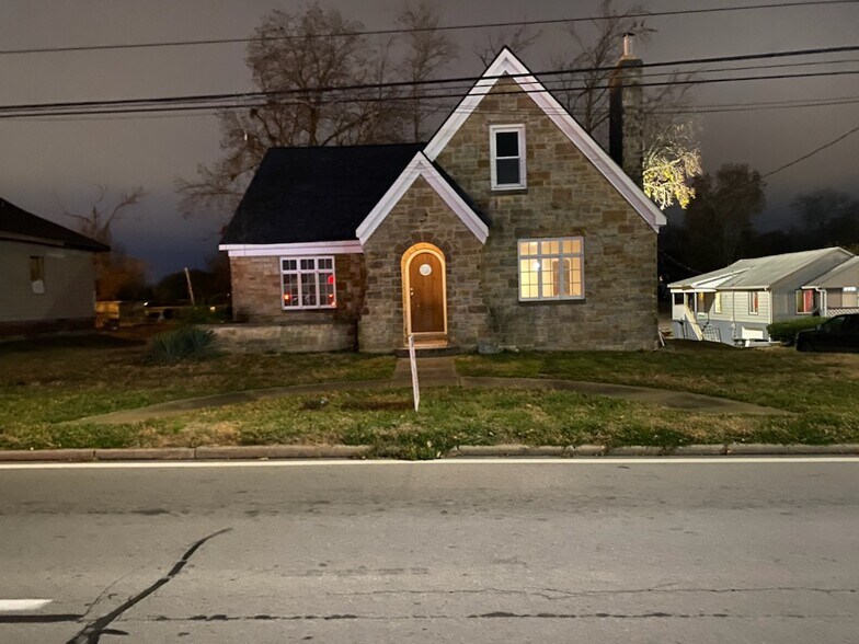 Primary Photo Of 2303 E Morgan Ave, Evansville Office For Lease