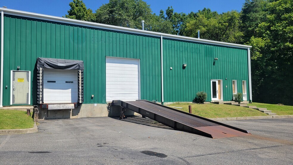 More Photos Of 4 Hadden Dr, Montgomery Warehouse For Lease