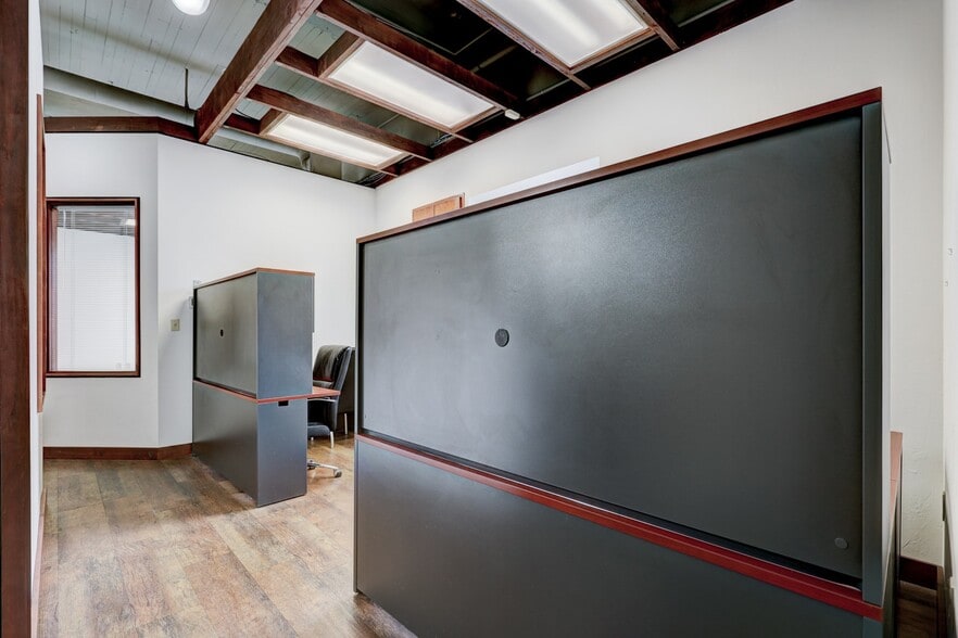 More Photos Of 411 NW 5th St, Oklahoma City Flex For Sale