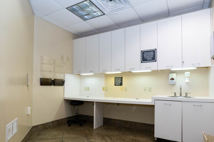 More Photos Of 120 Trinity Pl, Athens Medical For Sale