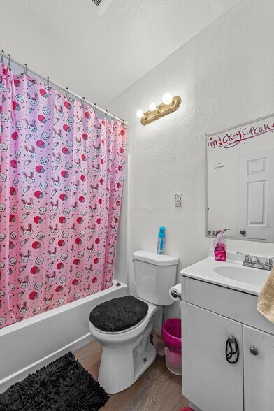 More Photos Of 1323 E Adams Blvd, Los Angeles Apartments For Sale