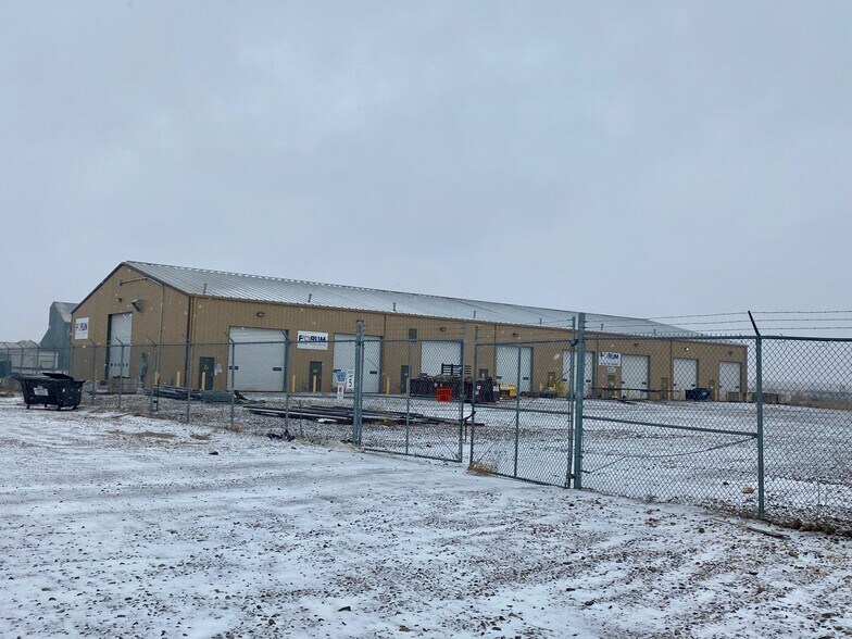 More Photos Of 5066 Owan Industrial Park Dr, Williston Warehouse For Lease