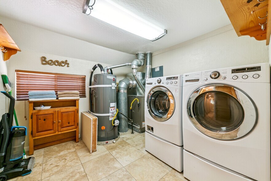 More Photos Of 8106 N Lake Blvd, Kings Beach Storefront Retail Residential For Sale