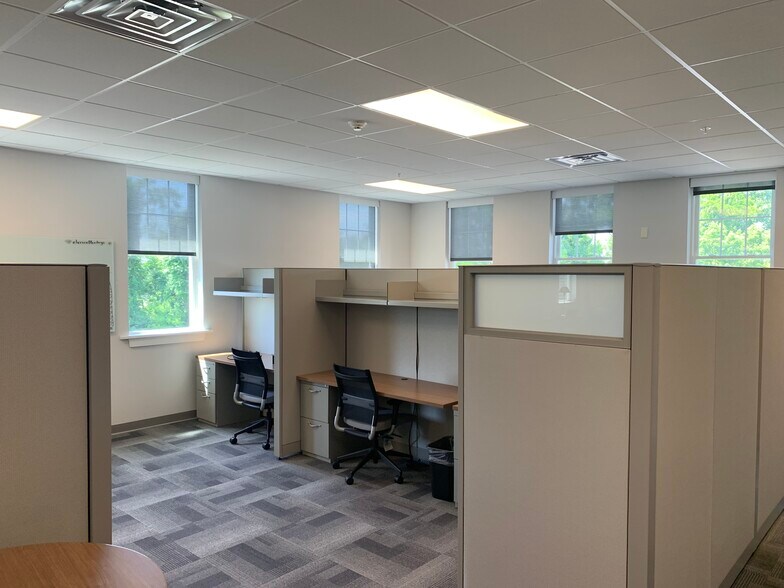 More Photos Of 16 N Greenbush Rd, Troy Freestanding For Lease