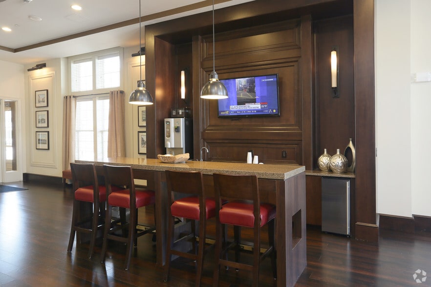 More Photos Of 1 Village Grn, Patchogue Apartments For Lease