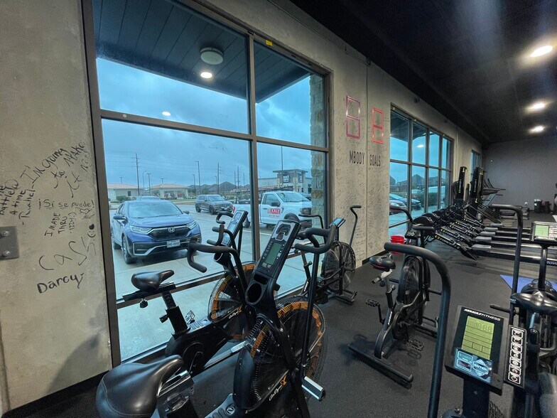 More Photos Of 7115 Katy Gaston Rd, Richmond Freestanding For Lease