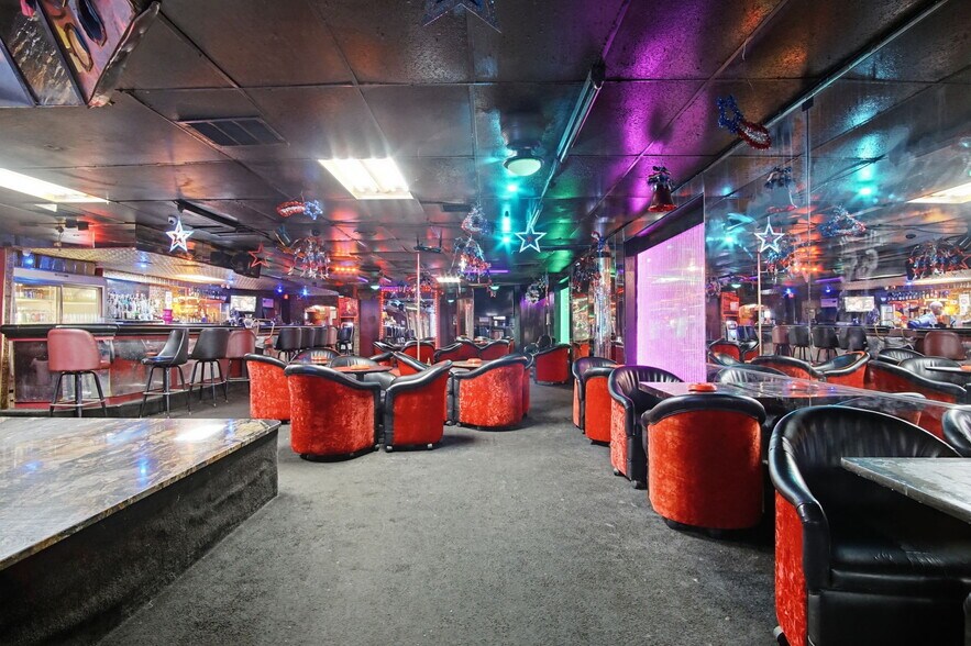 More Photos Of 1900 SE 59th Dr, Oklahoma City Bar For Sale