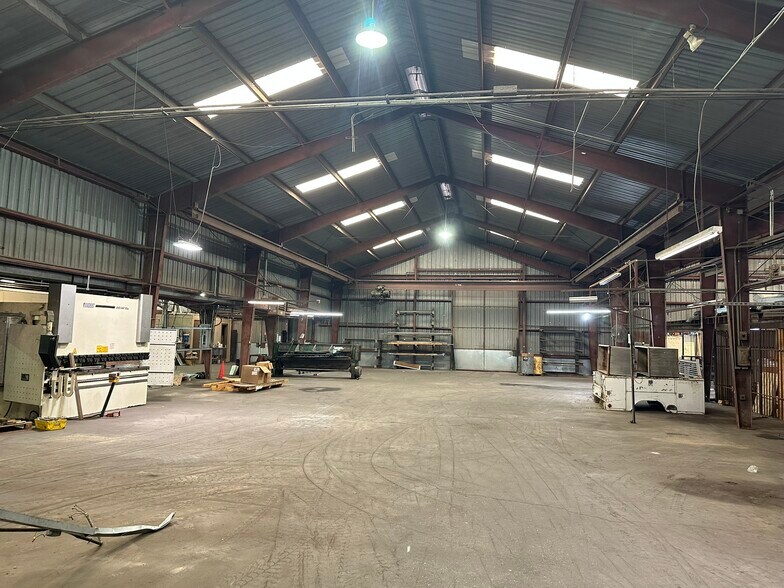 More Photos Of 5220 Ted St, Houston Manufacturing For Lease