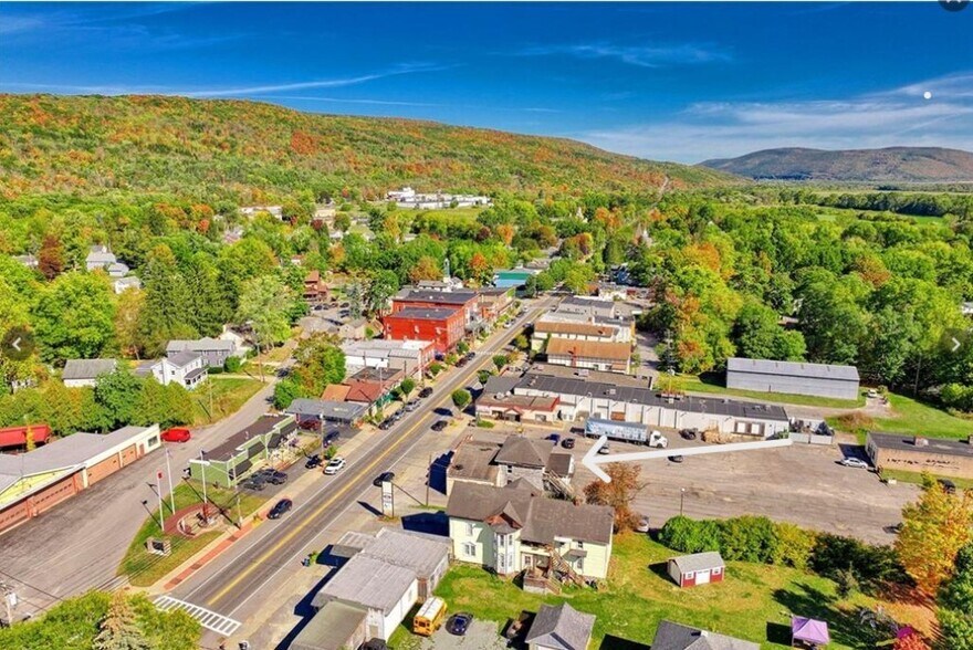 More Photos Of 142 S Main St, Naples General Retail For Sale