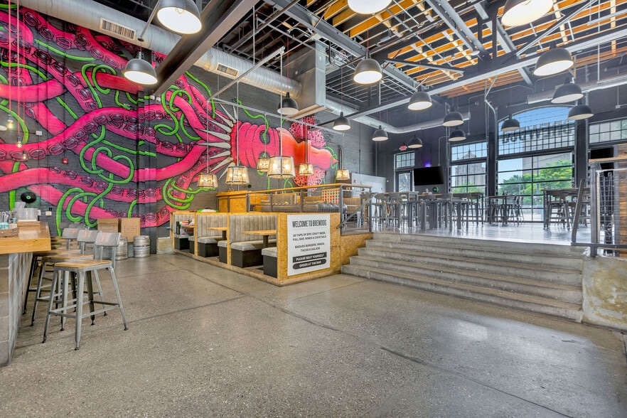 More Photos Of 316-320 Reading Rd, Cincinnati General Retail For Lease