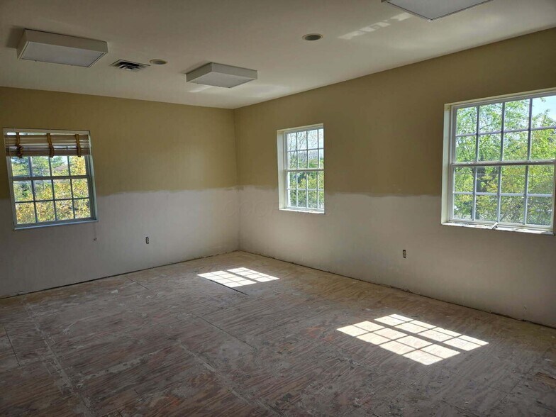 More Photos Of 1085 E Johnstown Rd, Gahanna Medical For Lease