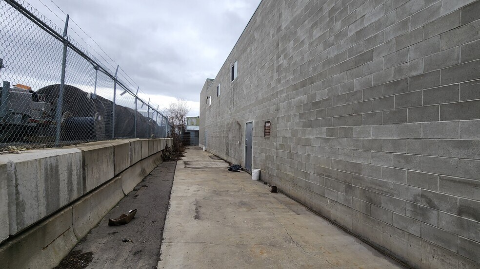 More Photos Of 1810 Kosmina Rd, Vernon Manufacturing For Sale