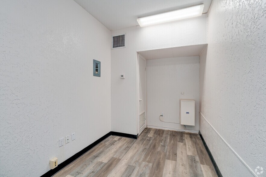 More Photos Of 7523 Aloma Ave, Winter Park Medical For Sale