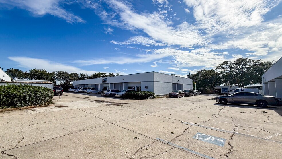 More Photos Of 2885 Electronics Dr, Melbourne Unknown For Lease