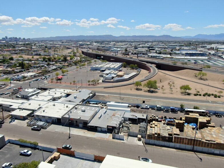 More Photos Of 2723-2725 W Cheery Lynn Rd, Phoenix Warehouse For Sale