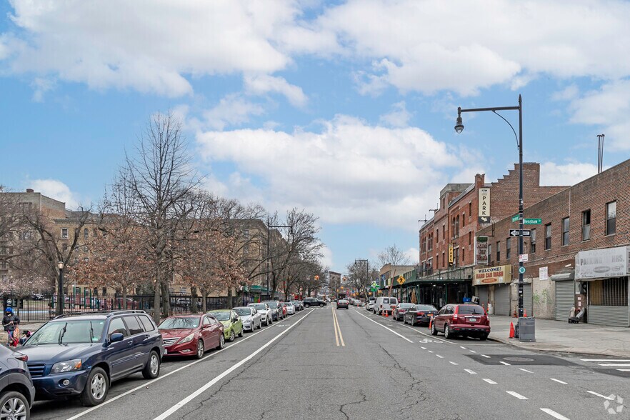 More Photos Of 284 Dyckman St, New York Warehouse For Lease