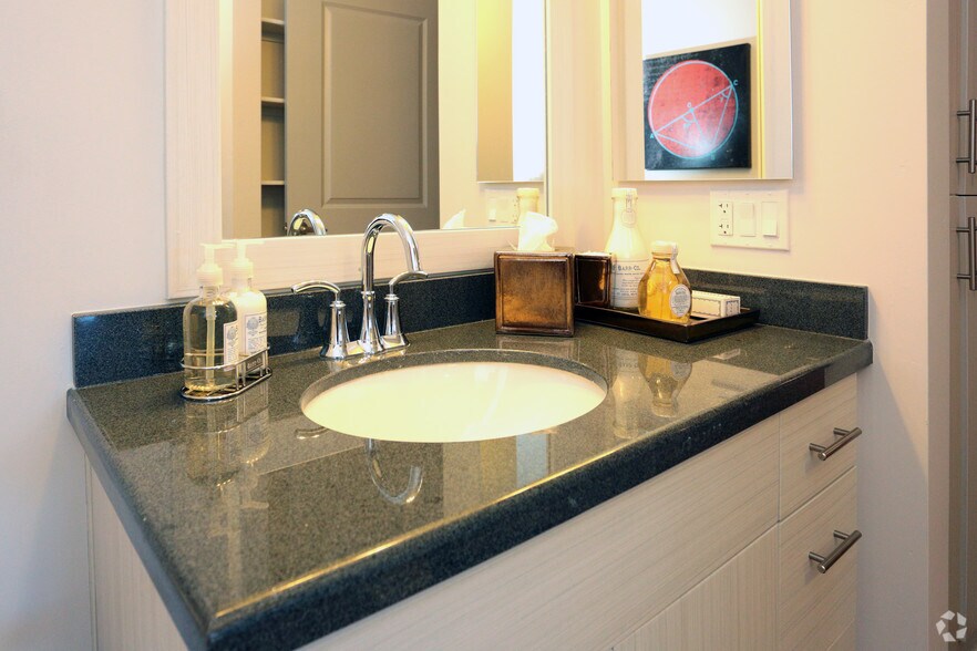 More Photos Of 7350 E Stetson Dr, Scottsdale Apartments For Lease