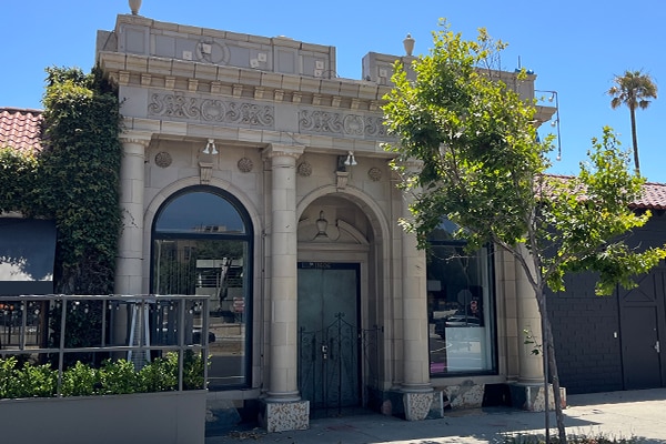 Primary Photo Of 11606 San Vicente Blvd, Los Angeles General Retail For Lease