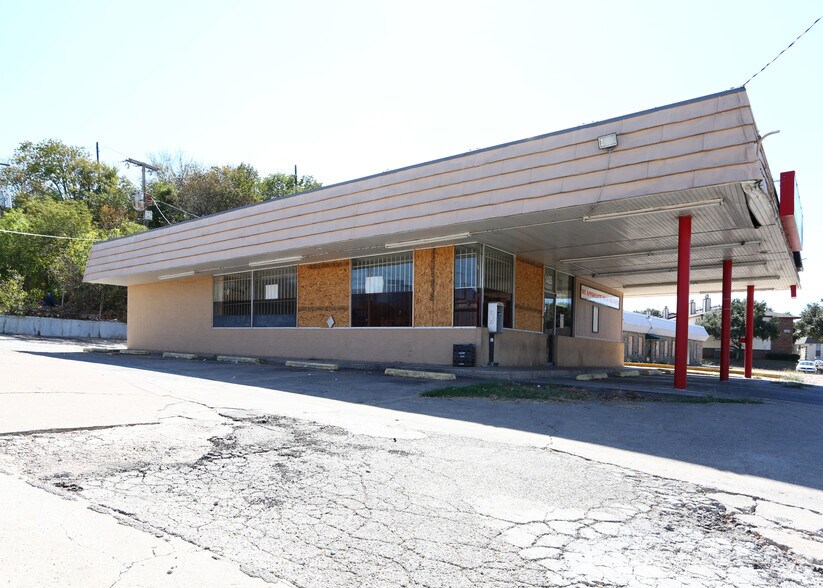 More Photos Of 1405 Weiler Blvd, Fort Worth Restaurant For Sale