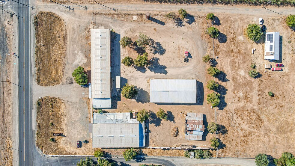 More Photos Of 4520 E Hwy 140, Merced Warehouse For Lease