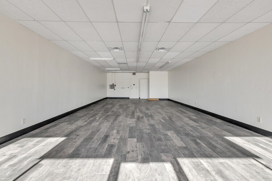 More Photos Of 1020-1048 N Douglas Blvd, Oklahoma City Storefront Retail Office For Sale