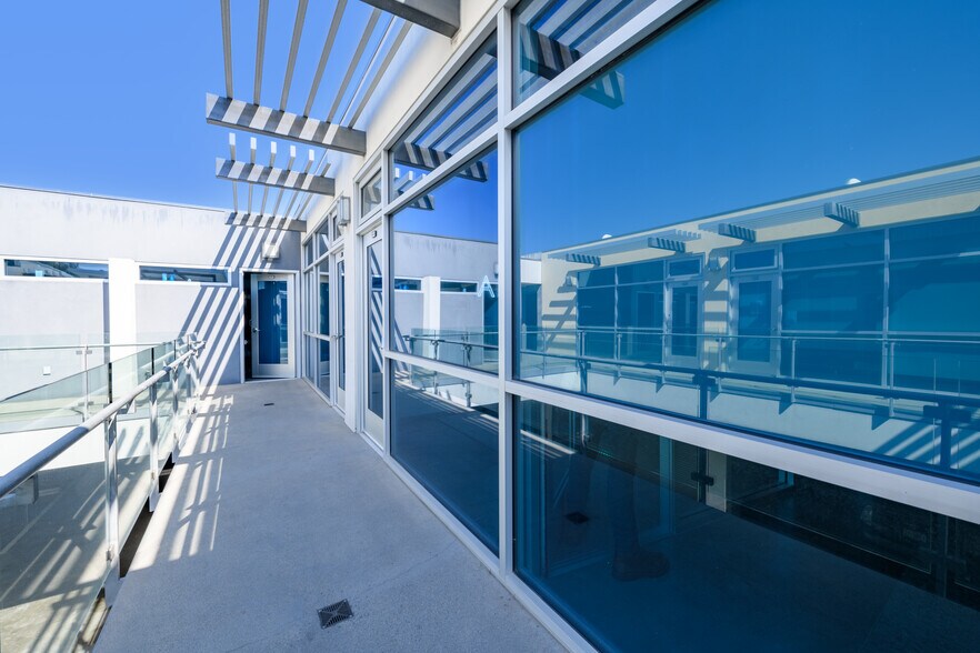 More Photos Of 601 Cypress Ave, Hermosa Beach Light Distribution For Lease