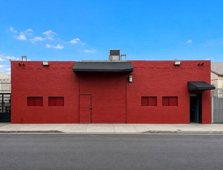 More Photos Of 1361 Newton St, Los Angeles Warehouse For Sale